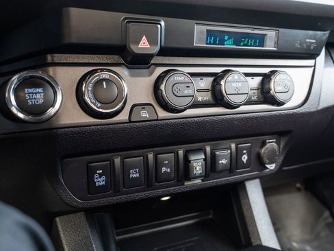 Used 2023 Toyota Tacoma TRD Off-Road image 30