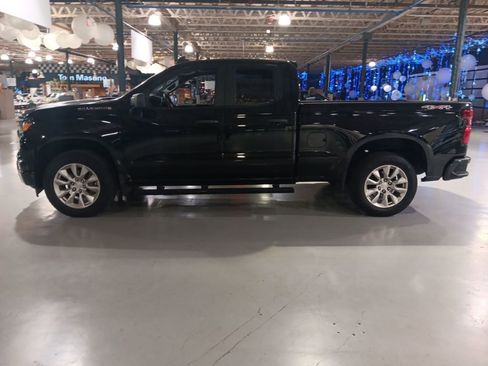 Used 2023 Chevrolet Silverado 1500 Custom AWD/4WD image 9