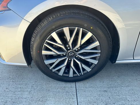 Used 2023 Nissan Altima 2.5 SV image 27