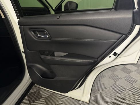 Used 2025 Nissan Rogue SL w/ Tech Package FWD image 27