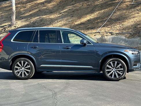Certified 2025 Volvo XC90 B5 Core AWD/4WD image 3