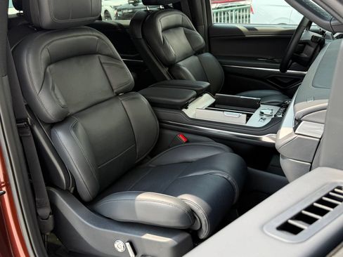 New 2027 Lincoln Navigator L Reserve w/ Jet Appearance Package AWD/4WD image 15