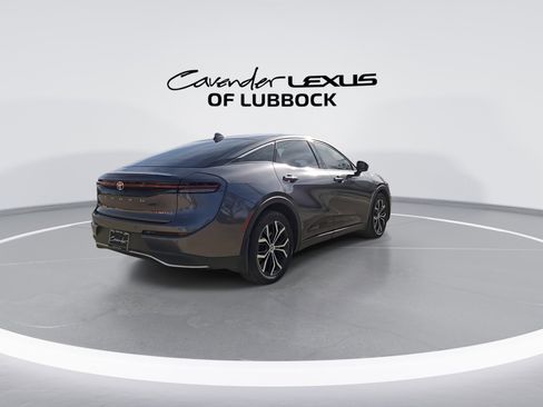 Used 2023 Toyota Crown Limited image 8