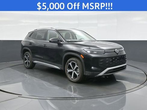 New 2026 Volkswagen Tiguan SE AWD/4WD image 1