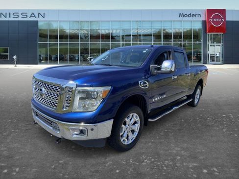Used 2017 Nissan Titan SL RWD image 1