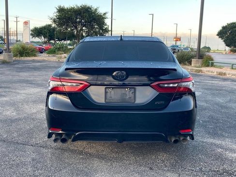 Used 2022 Toyota Camry XSE FWD image 5