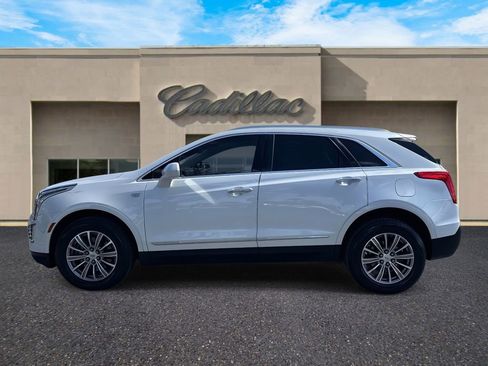 Used 2017 Cadillac XT5 Luxury w/ Driver Awareness Package image 6