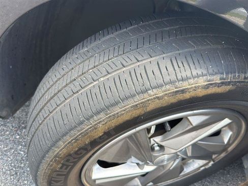 Used 2025 Hyundai Elantra SE FWD image 5