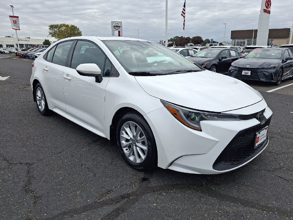 Certified 2021 Toyota Corolla LE w/ LE Premium Package FWD image 3