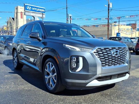 Used 2020 Hyundai Palisade SEL w/ Premium Package image 3