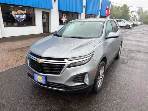 Used 2024 Chevrolet Equinox LT AWD/4WD image 3