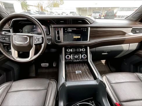Certified 2023 GMC Yukon Denali w/ LPO, Floor Liner Package image 15