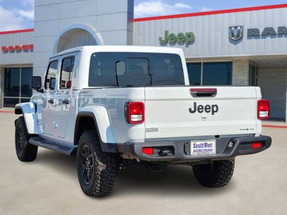 New 2025 Jeep Gladiator Sport