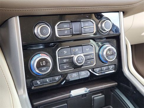 Used 2022 GMC Yukon XL Denali w/ Denali Ultimate Package image 20