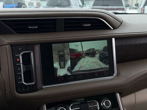 Used 2024 GMC Yukon XL Denali w/ Denali Reserve Package image 5
