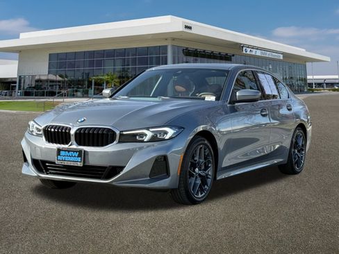 Used 2025 BMW 330i Sedan w/ Premium Package image 4