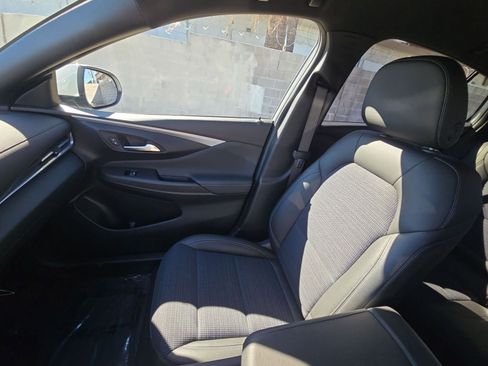 Used 2025 Buick Envista Preferred image 33