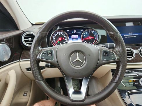 Used 2017 Mercedes-Benz E 300 image 17