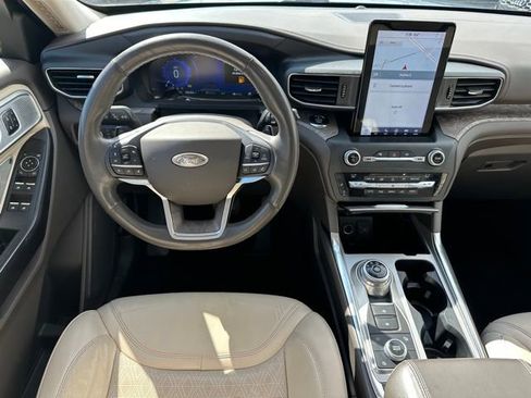 Used 2020 Ford Explorer Platinum w/ Premium Technology Package AWD/4WD image 19