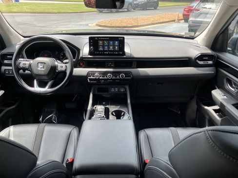 Used 2025 Honda Pilot EX-L image 31
