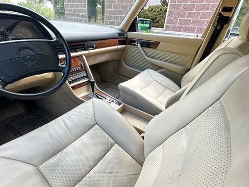 Used 1991 Mercedes-Benz 300 SE image 10