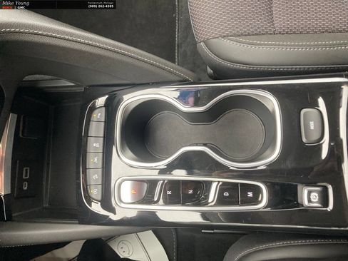 Used 2023 Buick Envision Preferred AWD/4WD image 28