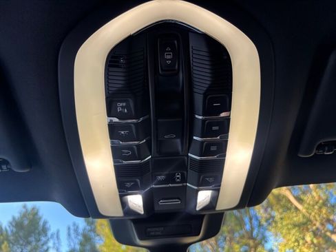 Used 2016 Porsche Macan S image 38