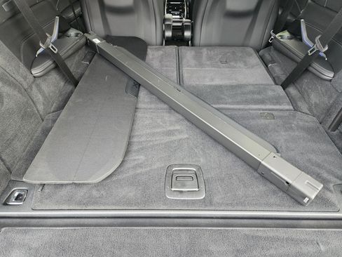 Used 2022 BMW X7 M50i w/ Executive Package image 34