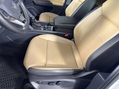 Used 2022 Volkswagen Atlas Cross Sport SE image 13