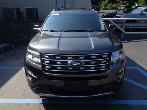 Used 2016 Ford Explorer XLT w/ Equipment Group 201A AWD/4WD image 3