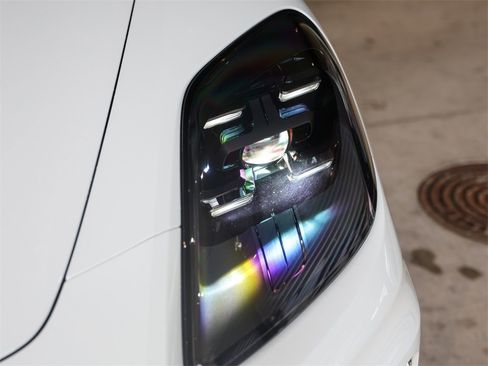 Certified 2025 Porsche Panamera 4 image 11