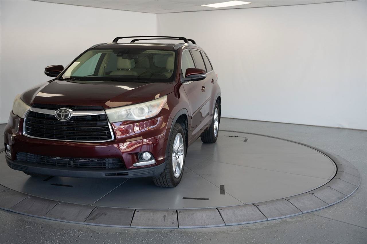 Used 2015 Toyota Highlander Limited Platinum AWD/4WD image 3