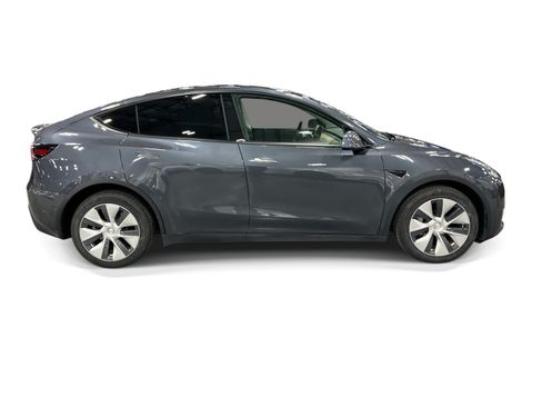 Certified 2021 Tesla Model Y Long Range AWD/4WD image 7