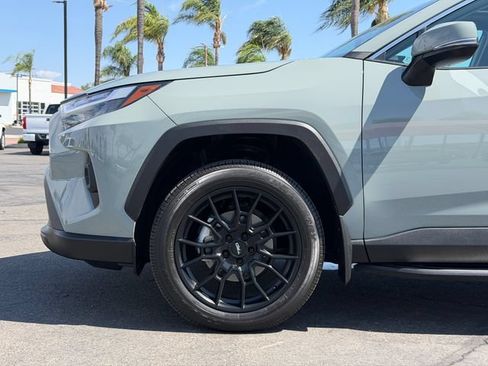 Used 2022 Toyota RAV4 XLE Premium FWD image 24