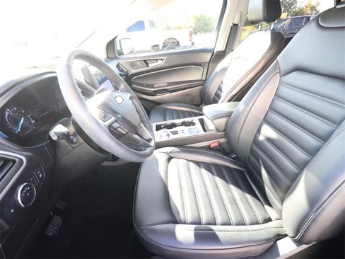 Certified 2022 Ford Edge SEL w/ Convenience Package image 2