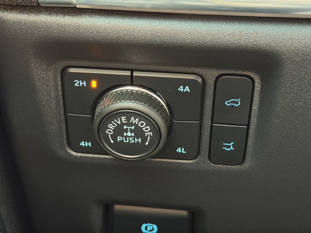 Used 2025 Ford Expedition Tremor AWD/4WD image 26