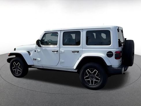 Used 2025 Jeep Wrangler Unlimited Sahara AWD/4WD image 10