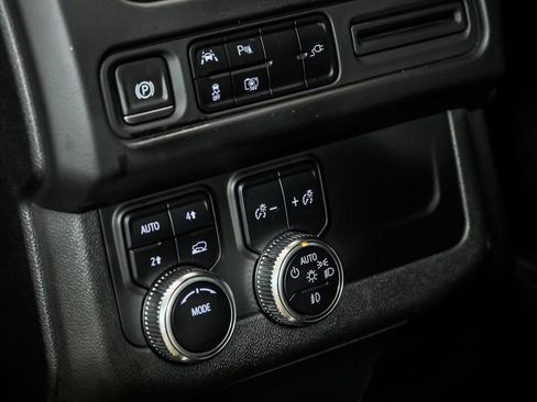 Used 2022 GMC Yukon XL SLT w/ SLT Premium Package AWD/4WD image 18