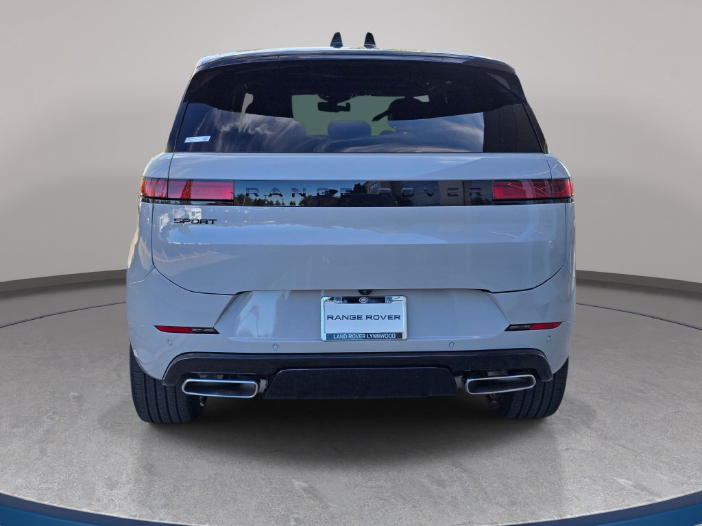New 2027 Land Rover Range Rover Sport Dynamic SE AWD/4WD image 6