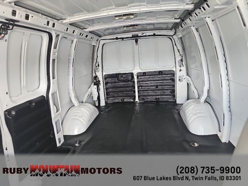 Used 2024 GMC Savana 2500 w/ Driver Convenience Package RWD image 15