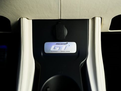 Used 2022 McLaren GT image 61
