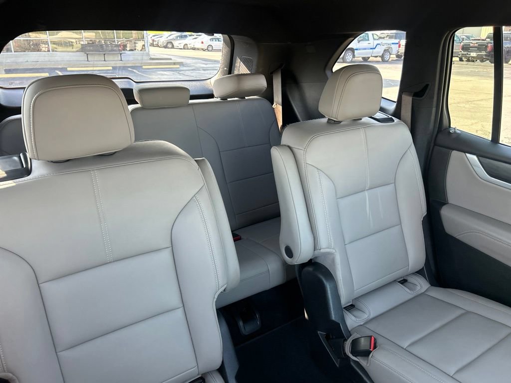 Used 2026 GMC Acadia Elevation w/ Elevation Premium Package FWD image 21