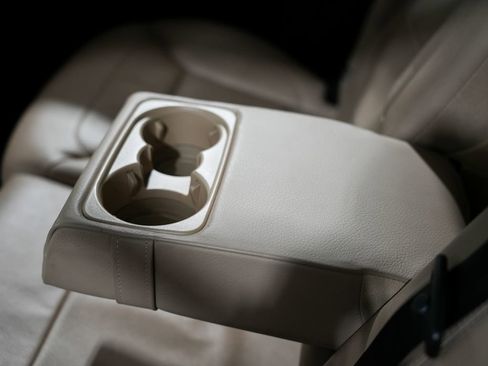 Used 2014 Mercedes-Benz GL 550 4MATIC image 29