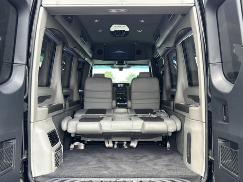 Used 2023 Mercedes-Benz Sprinter 2500 image 15