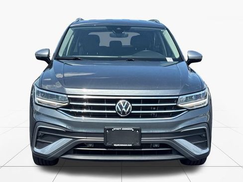 Used 2024 Volkswagen Tiguan SE AWD/4WD image 9
