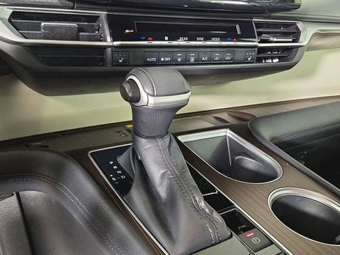 Used 2022 Toyota Sienna XLE w/ XLE Plus Package image 21