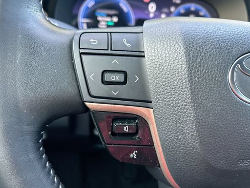 Certified 2025 Toyota Crown AWD/4WD image 16