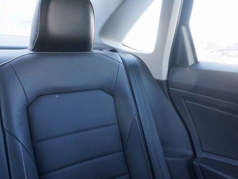 Certified 2023 Volkswagen Jetta SE w/ Panoramic Sunroof Package image 57