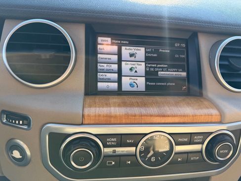 Used 2015 Land Rover LR4 HSE image 32