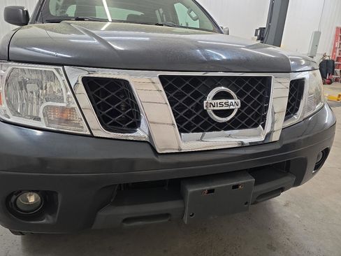 Used 2012 Nissan Frontier SV w/ SV Premium Utility Pkg image 18